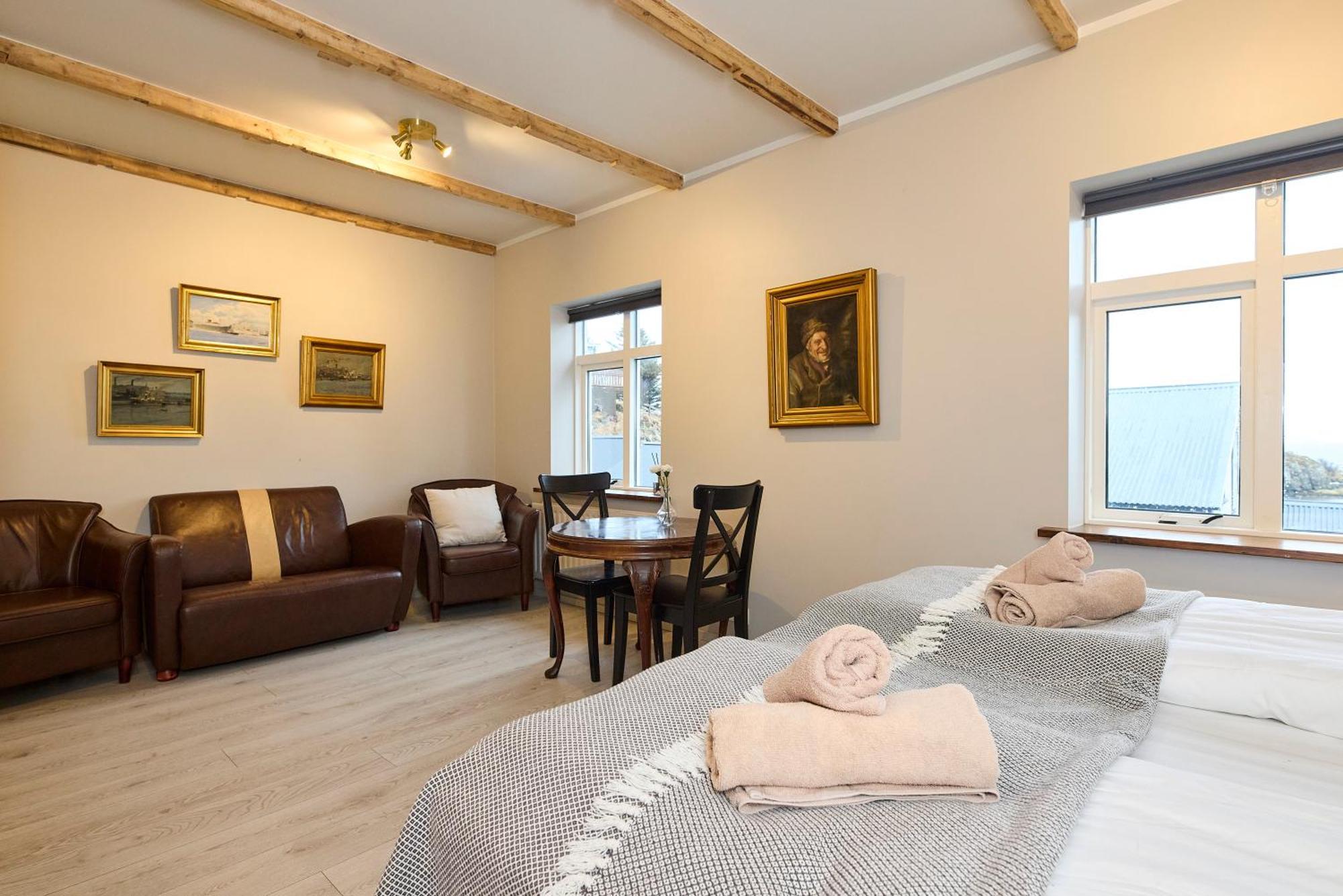 Englendingavik Homestay Боргарнес Экстерьер фото